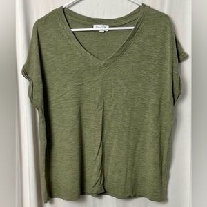 Jessica Simpson Women's Boxy Cuffed Sleeve Green V-Neck Top Size Large